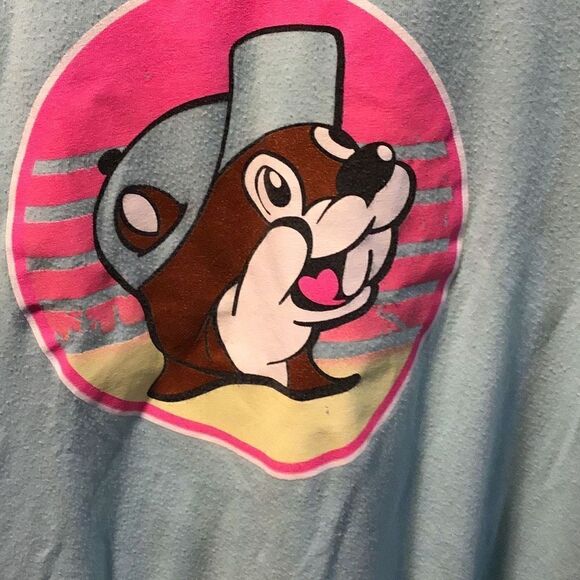 Buc-cees and the beach tee shirt size medium - Picture 3 of 5